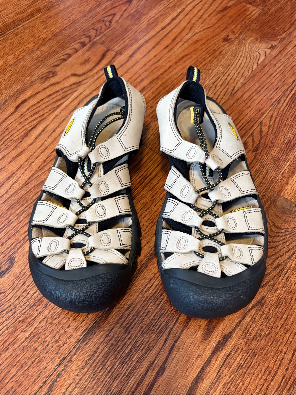 Keen 8.5 Womens Newport H2 Closed Toe Waterproof Sandals Adjustable Beige Black